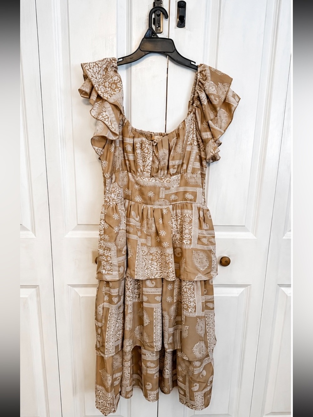 Ruffled Tiered Midi Dress in Beige Paisley